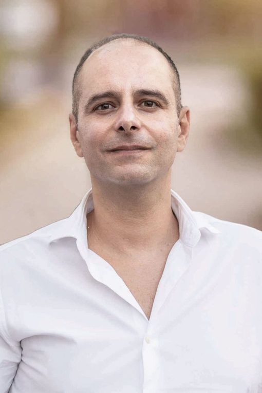μυθιστόρημα φαντασίας, Μία ιστορία υπέρβασης, εκδόσεις Πηγή
